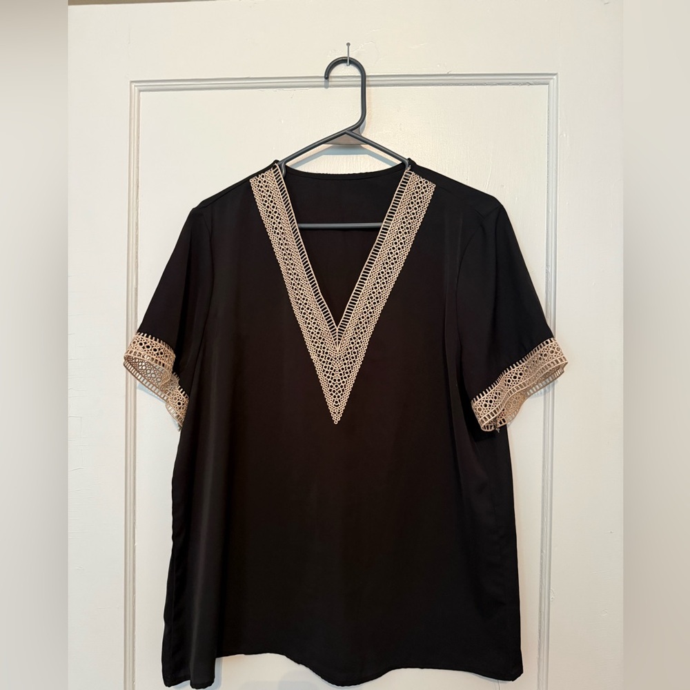 Women’s Black V-Neck Short Sleeve Top with Cream Lace Trim XXL